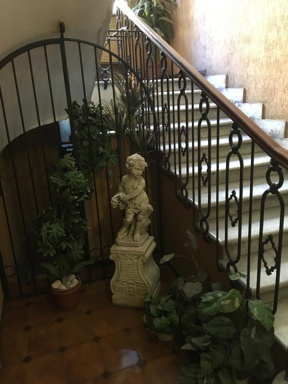 Delightful Apartment 100 Meters From The Colosseum المظهر الخارجي الصورة