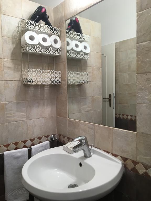 Delightful Apartment 100 Meters From The Colosseum المظهر الخارجي الصورة