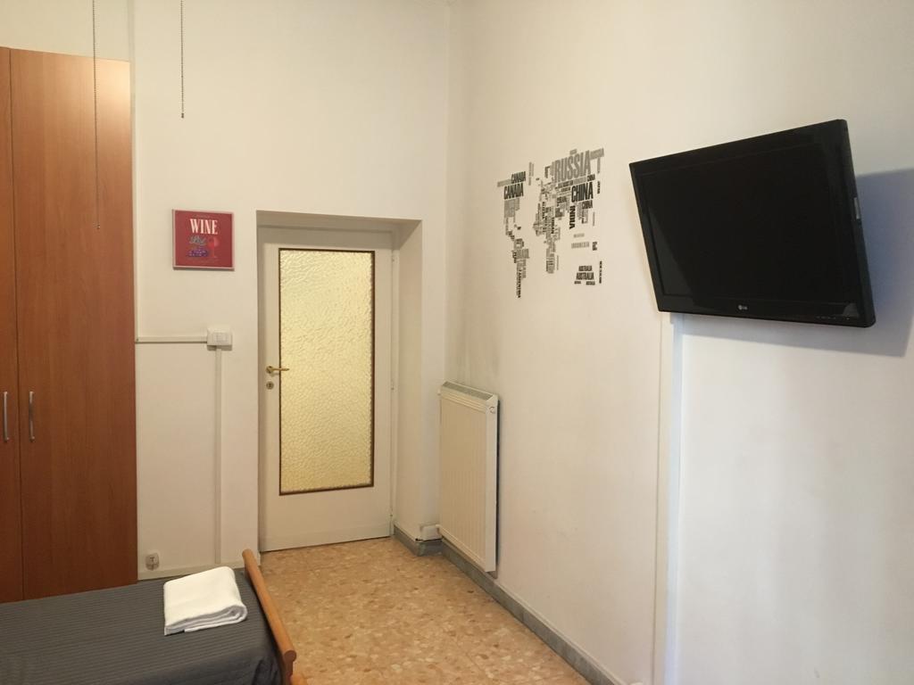 Delightful Apartment 100 Meters From The Colosseum المظهر الخارجي الصورة
