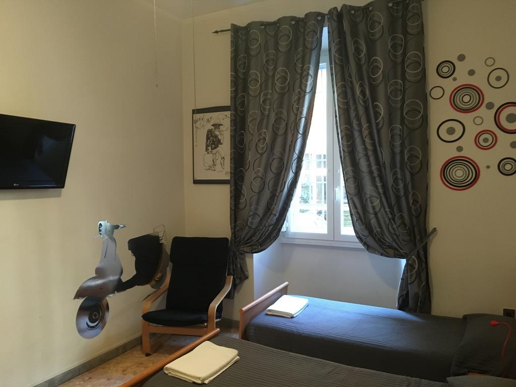 Delightful Apartment 100 Meters From The Colosseum المظهر الخارجي الصورة
